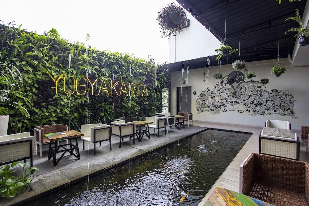 Hotel Dafam Fortuna Seturan Maguwo Exterior foto