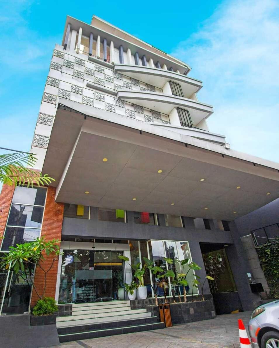Hotel Dafam Fortuna Seturan Maguwo Exterior foto